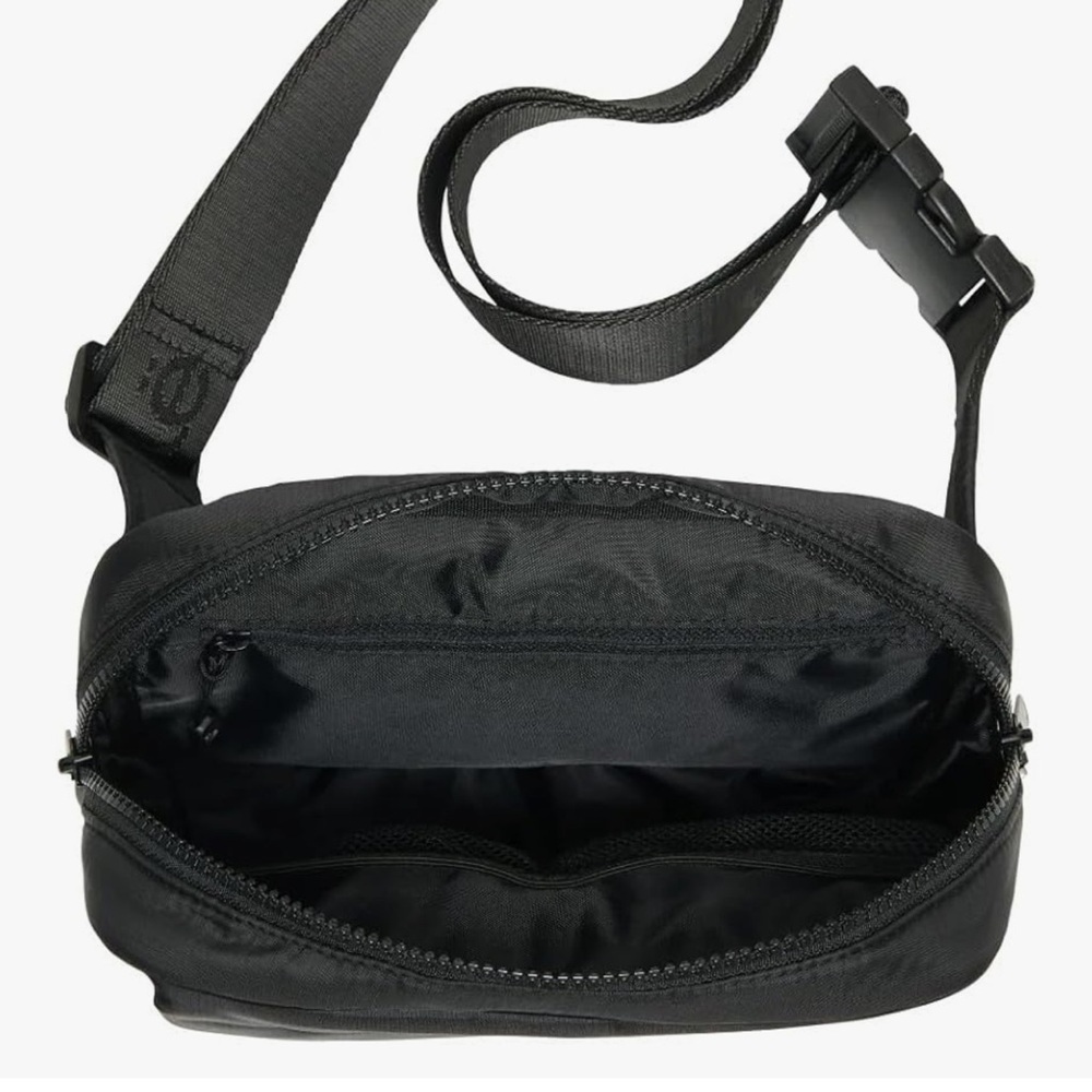 Lole Black quilted Crossbody Bag with hand warmer compartment - Picture 4 of 13
